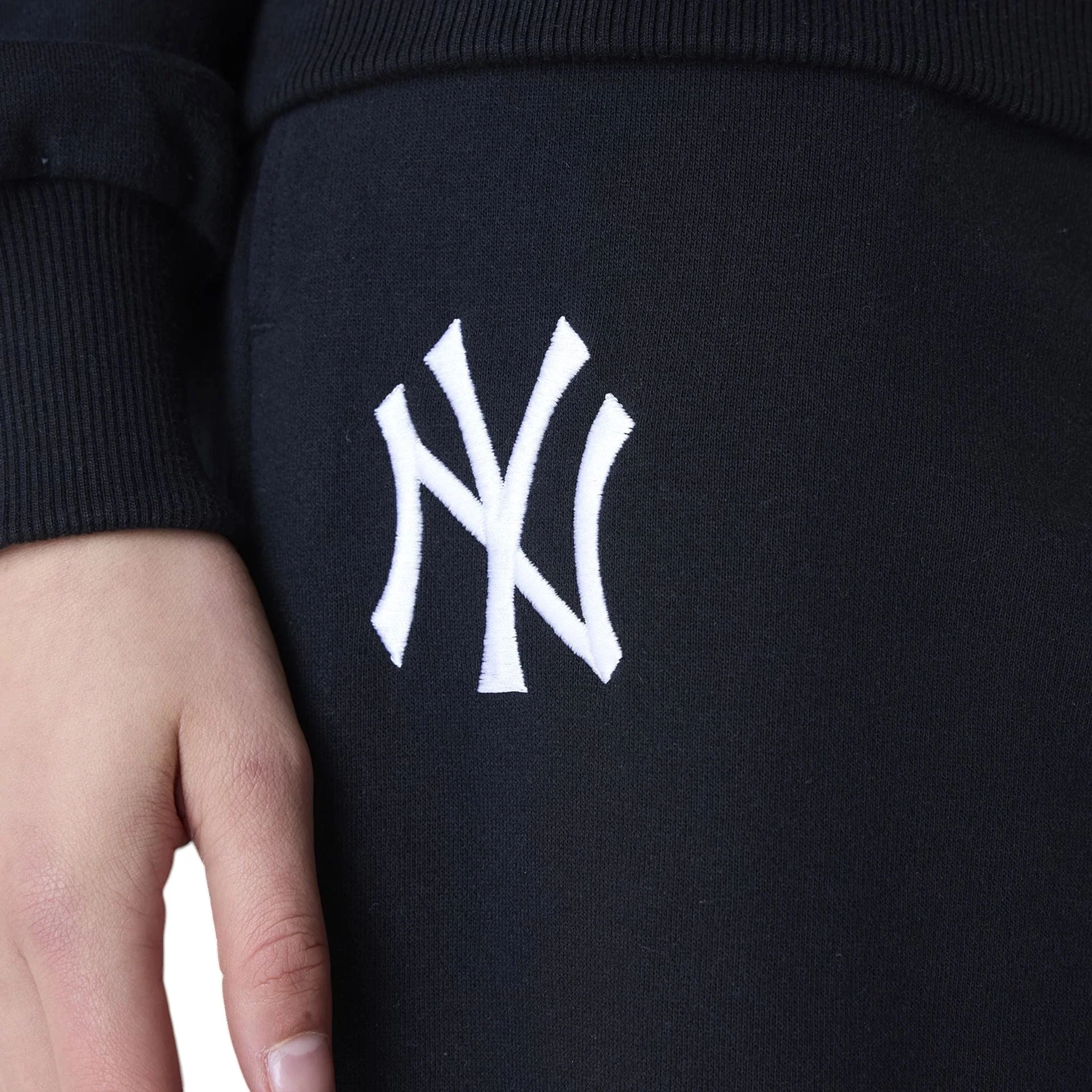 MLB League Essential New York Yankees Fleece Pant - Image 3
